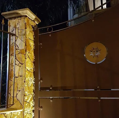 Tony * 卡拉塔比亚诺